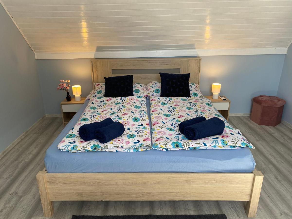 Helena Apartman 체르젝토마 외부 사진